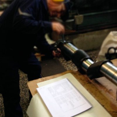 “FACILIDAD DE REALIZAR LOS TRABAJOS IN SITU PARA LOS EQUIPOS QUE REQUIEREN UNA REPARACIÓN EN LA PROPIA INSTALACIÓN”